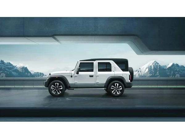 mahindra thar roxx thar-roxx-ax7-l-4wd-diesel-22l-turbo-manual-mocha-intrs exterior